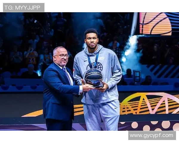 镜头定格字母哥眼中泪光那一刻让全场动容无言