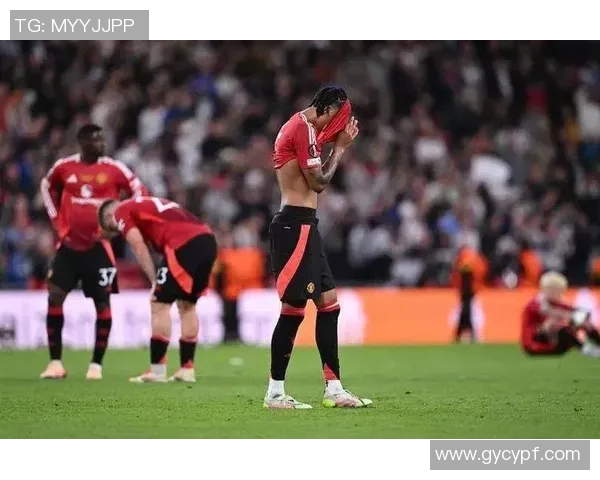 球迷炸锅：曼联这一行为引热议！