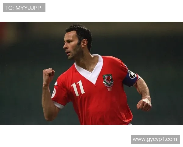 曼联传奇背后的成长之路:从草根少年到全球巨星的蜕变与奋斗 曼联传奇背后的成长之路:从草根少年到全球巨星的蜕变与奋斗